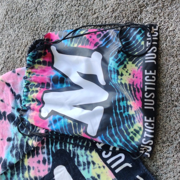 Justice initial "M" Beach towel - Picture 2 of 3